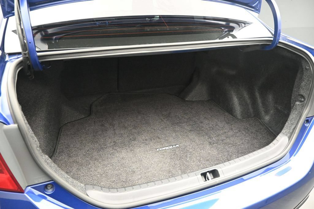 Used 2017 Toyota Corolla SE w/ Carpet Mat Package (TMS) FWD image 19