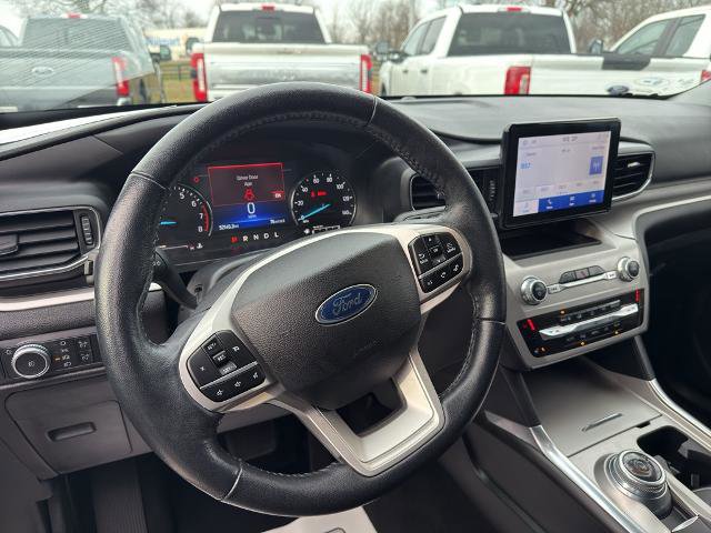 Certified 2022 Ford Explorer XLT w/ Equipment Group 202A AWD/4WD image 9