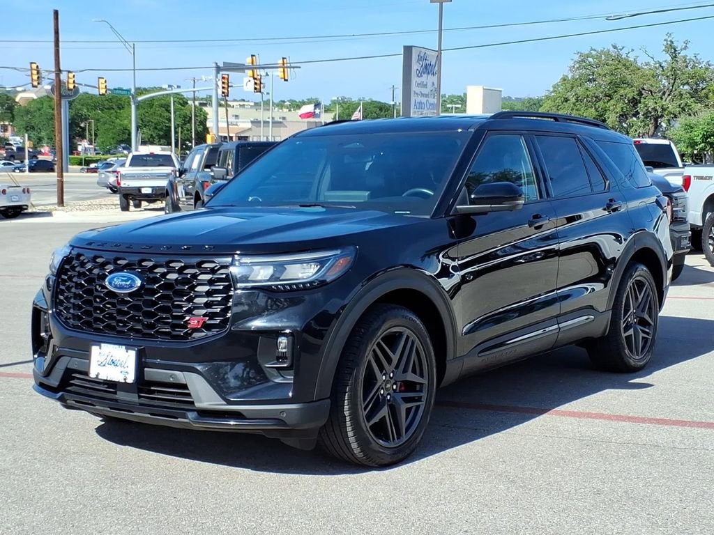 Certified 2025 Ford Explorer ST RWD image 12