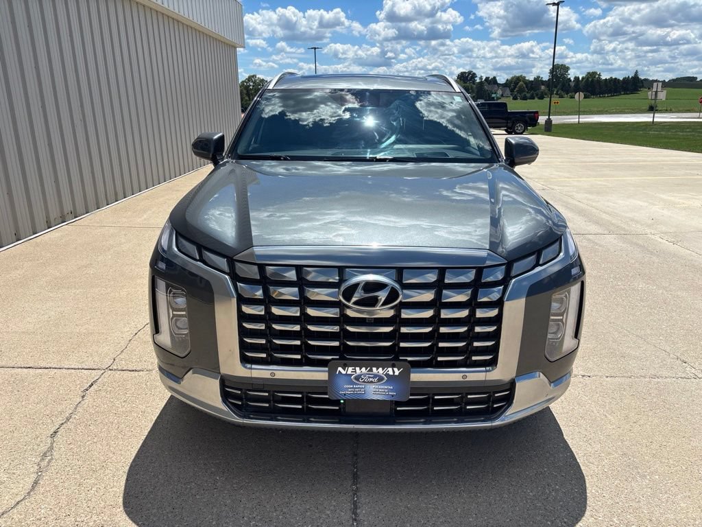 Used 2023 Hyundai Palisade Calligraphy AWD/4WD image 2