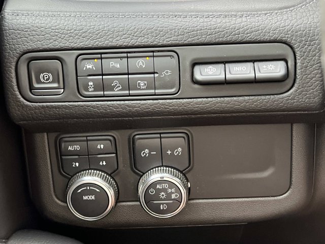 Used 2022 GMC Yukon XL Denali AWD/4WD image 29