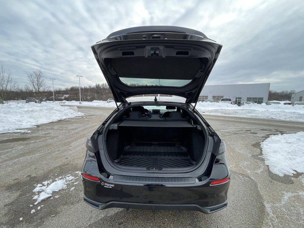 Used 2023 Honda Civic Sport image 16