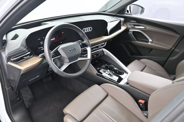 Used 2025 Audi Q5 Premium Plus AWD/4WD image 11