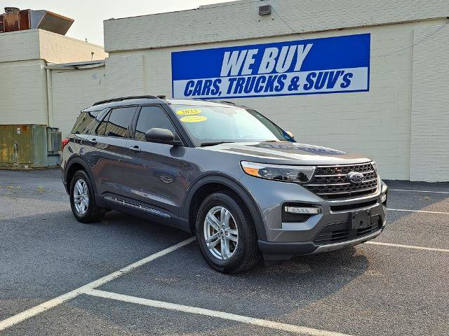 Certified 2023 Ford Explorer XLT w/ Equipment Group 202A RWD image 1