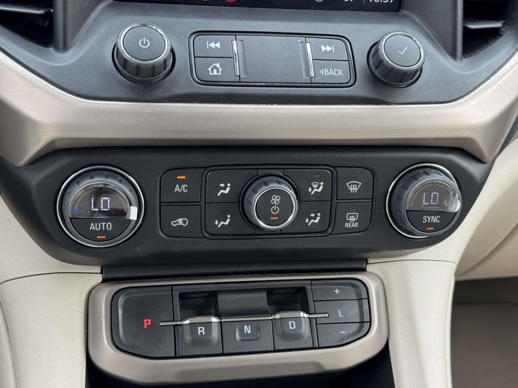 Used 2023 GMC Acadia Denali w/ Denali Ultimate Package FWD image 5