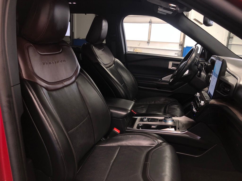 Certified 2020 Ford Explorer Platinum w/ Premium Technology Package image 34