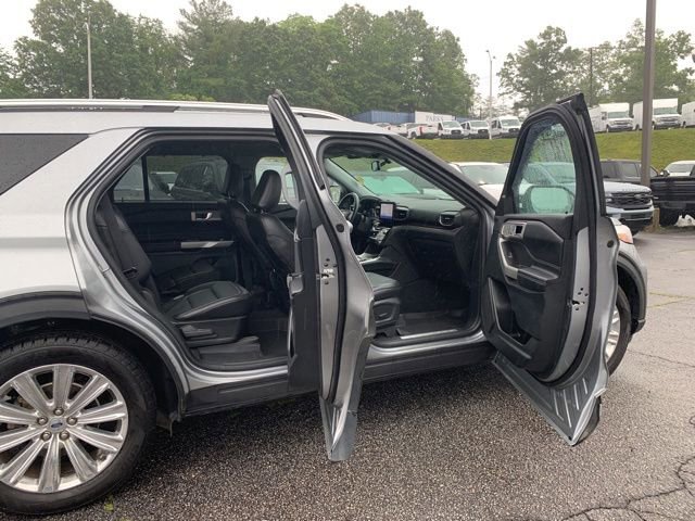 Certified 2022 Ford Explorer Limited w/ Equipment Group 301A RWD image 11
