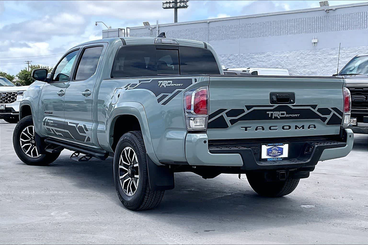 Used 2023 Toyota Tacoma TRD Sport AWD/4WD image 4