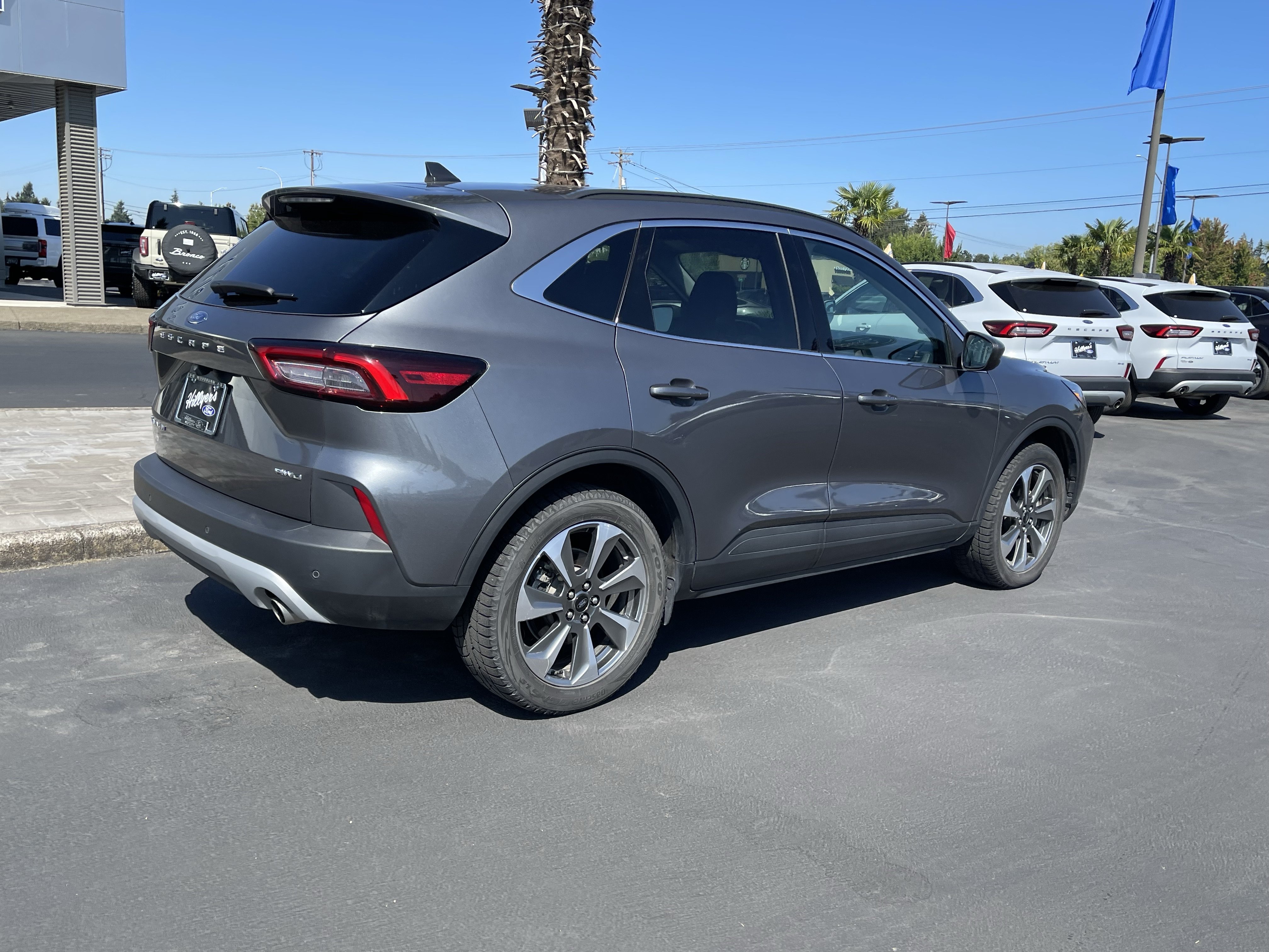Certified 2025 Ford Escape Platinum AWD/4WD image 3