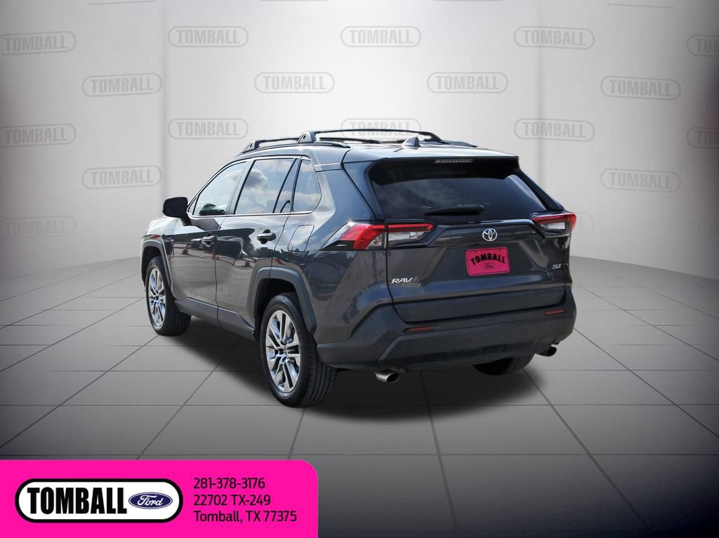 Used 2021 Toyota RAV4 XLE Premium FWD image 6