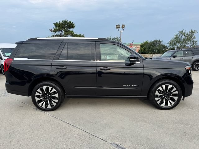 Certified 2025 Ford Expedition Platinum w/ Driver's Package AWD/4WD image 7