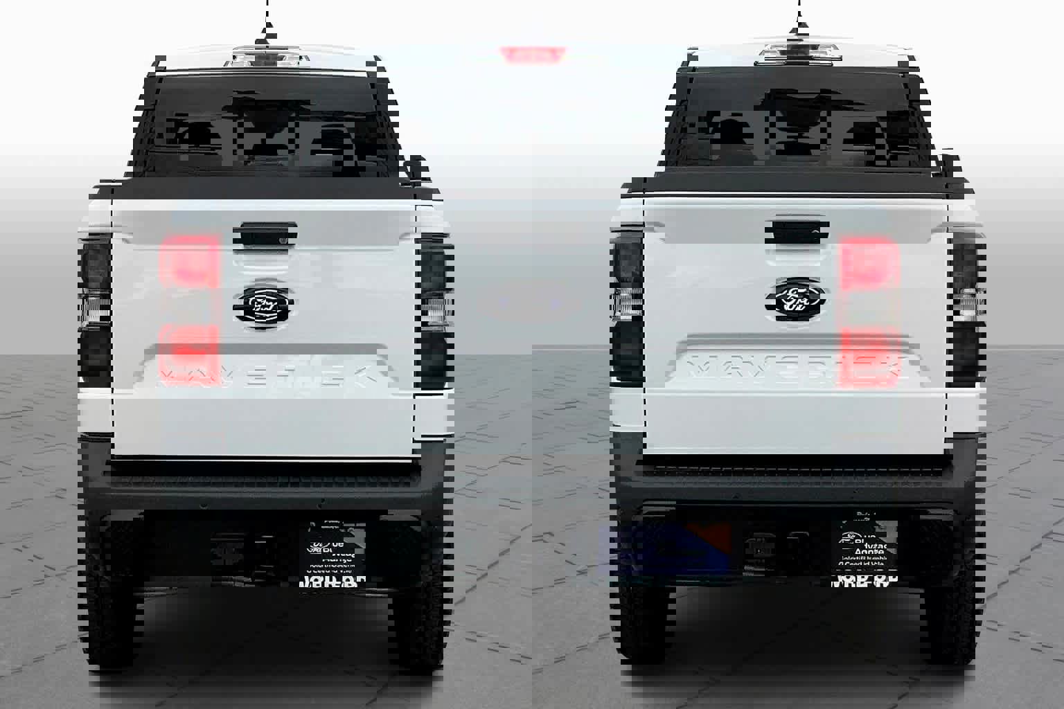 Certified 2025 Ford Maverick Lariat w/ 4K Tow Package image 2