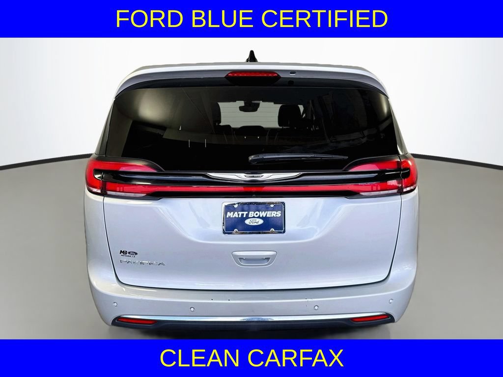 Used 2024 Chrysler Pacifica Touring-L FWD image 9