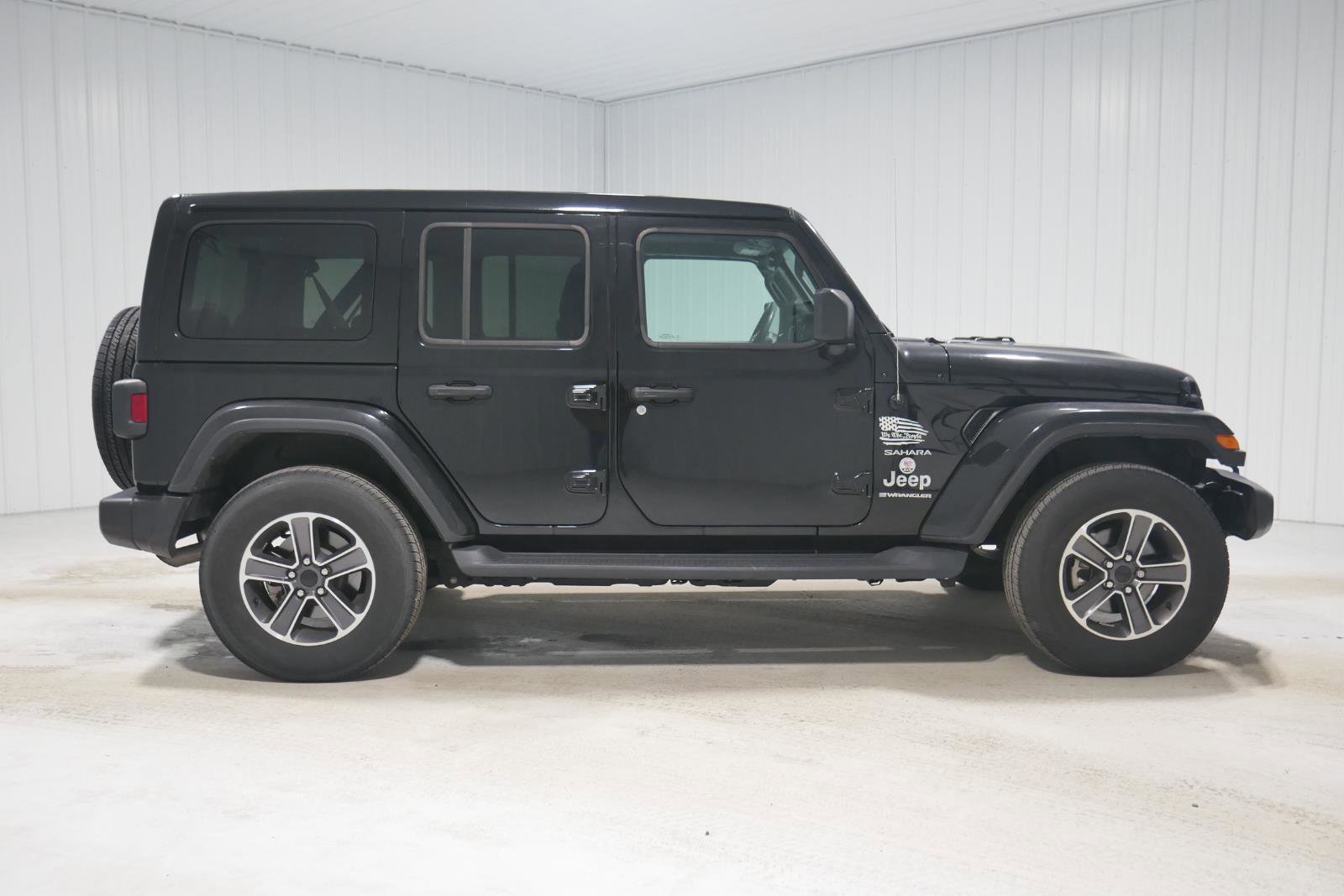 Used 2023 Jeep Wrangler Sahara w/ Cold Weather Group image 6