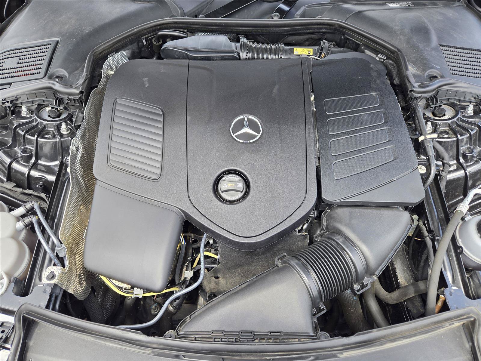 Used 2025 Mercedes-Benz C 300 Sedan image 31