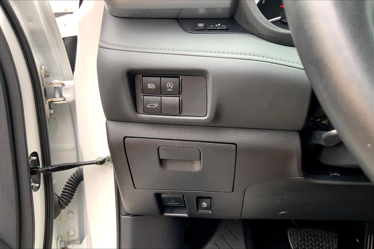 Used 2025 Toyota Highlander LE AWD/4WD image 36
