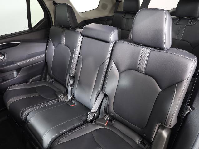 Used 2024 Honda Pilot Touring image 13