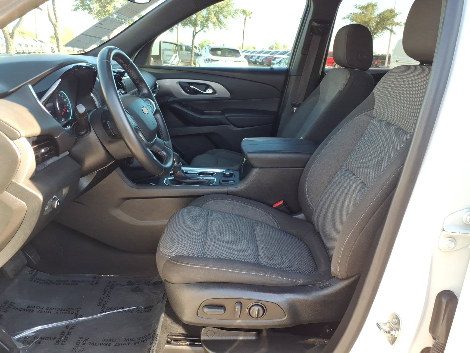 Used 2023 Chevrolet Traverse LT FWD image 13
