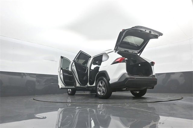 Used 2022 Toyota RAV4 XLE image 39