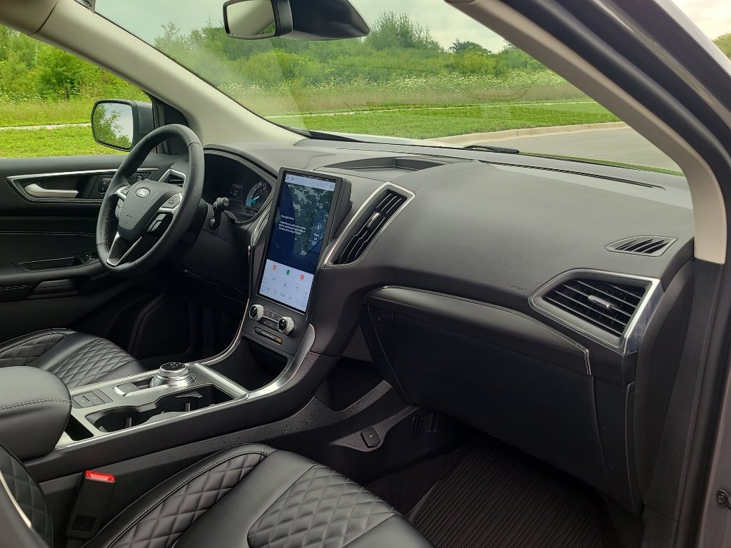 Certified 2024 Ford Edge Titanium AWD/4WD image 29