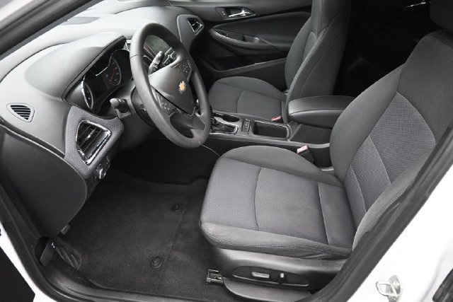 Used 2019 Chevrolet Cruze LT w/ Convenience Package FWD image 10