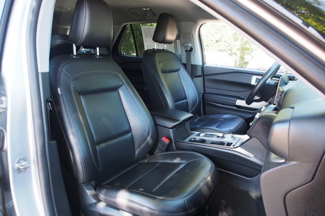 Certified 2022 Ford Explorer XLT w/ Equipment Group 202A AWD/4WD image 11