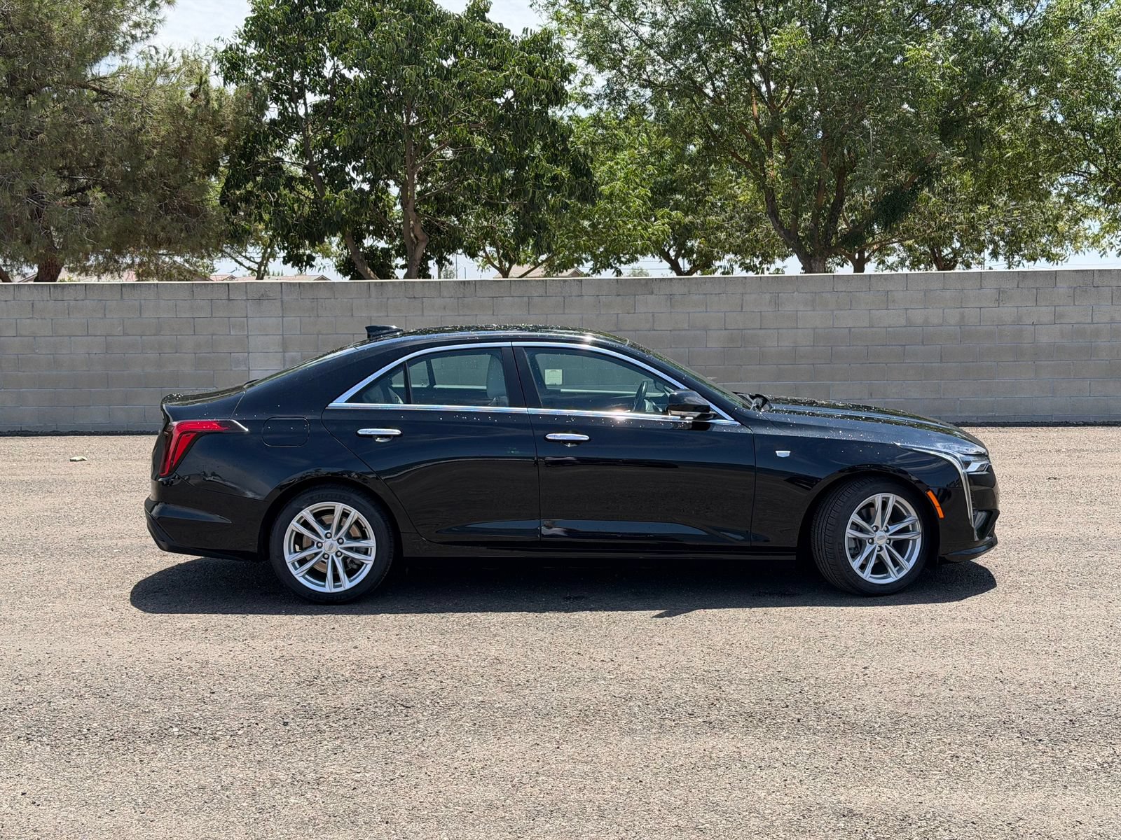 Used 2020 Cadillac CT4 Luxury w/ Bose Premium Audio Package RWD image 2