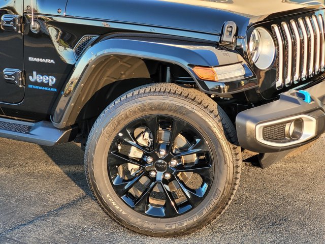 Used 2023 Jeep Wrangler Unlimited Sahara image 9