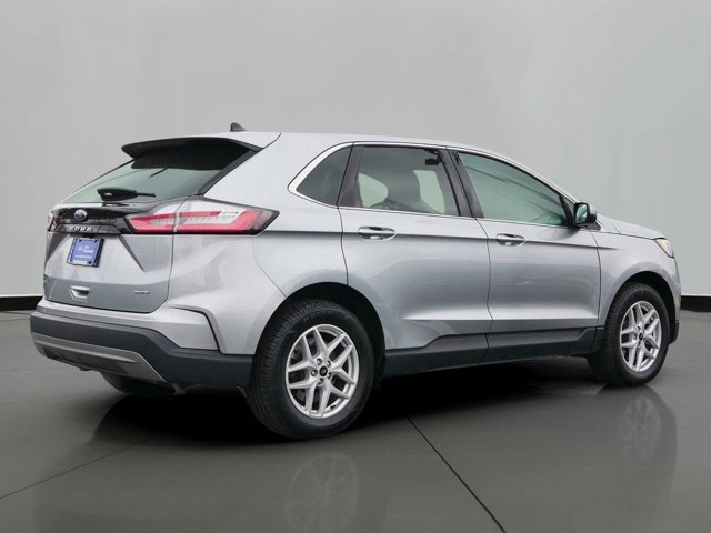 Certified 2024 Ford Edge SEL image 3
