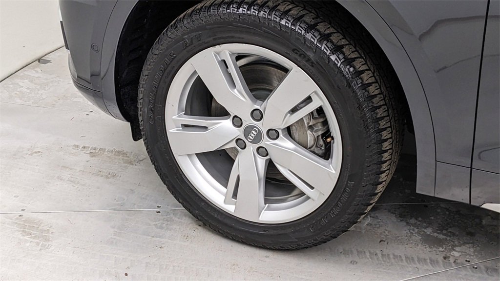 Used 2019 Audi Q5 Prestige w/ Prestige Package image 5