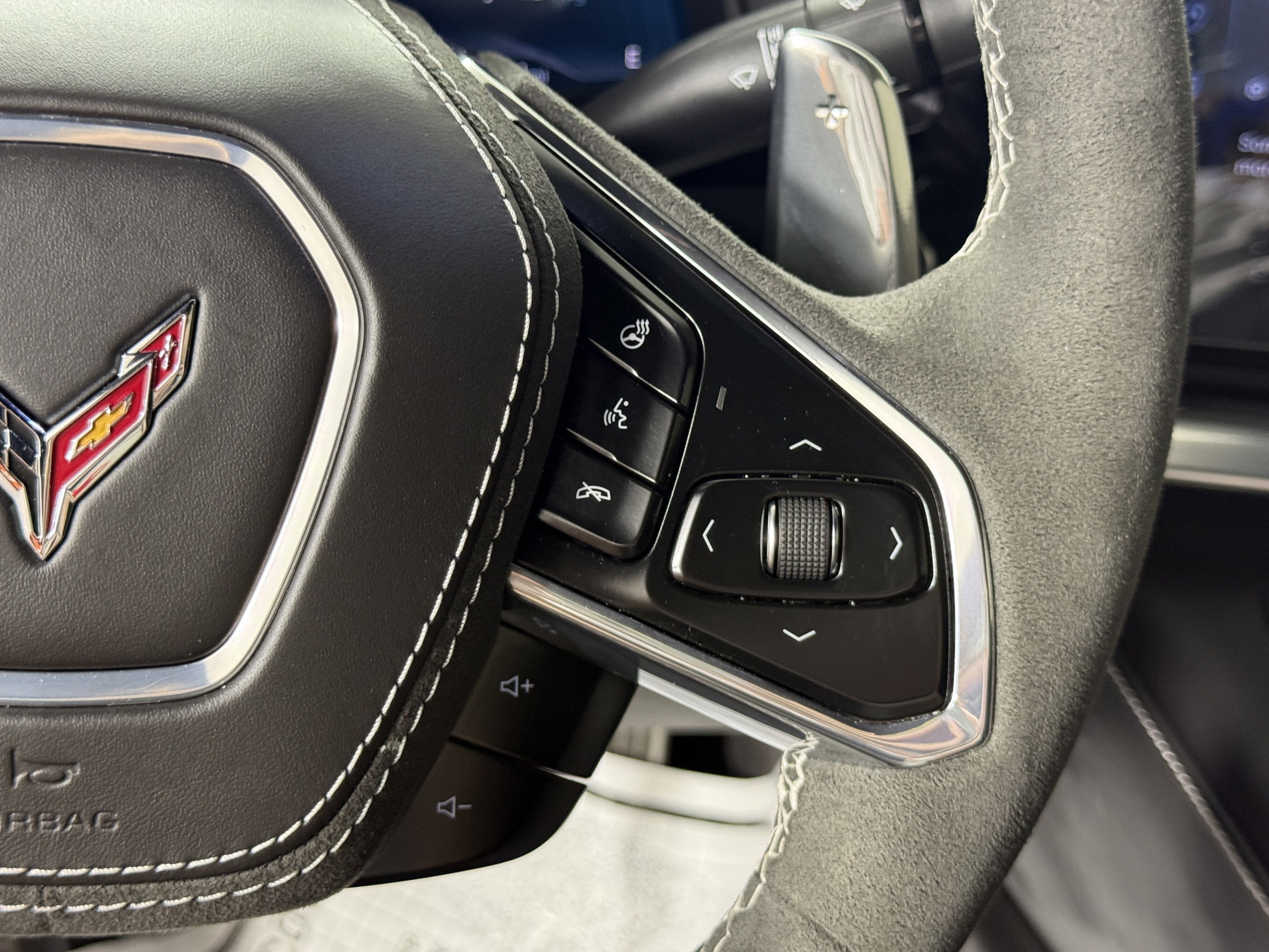 Used 2024 Chevrolet Corvette Stingray Premium Conv w/ Battery Protection Package image 25