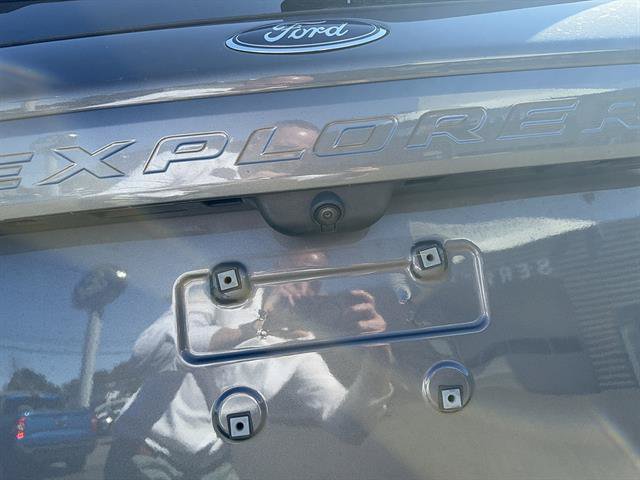 Certified 2023 Ford Explorer XLT w/ Equipment Group 202A AWD/4WD image 7