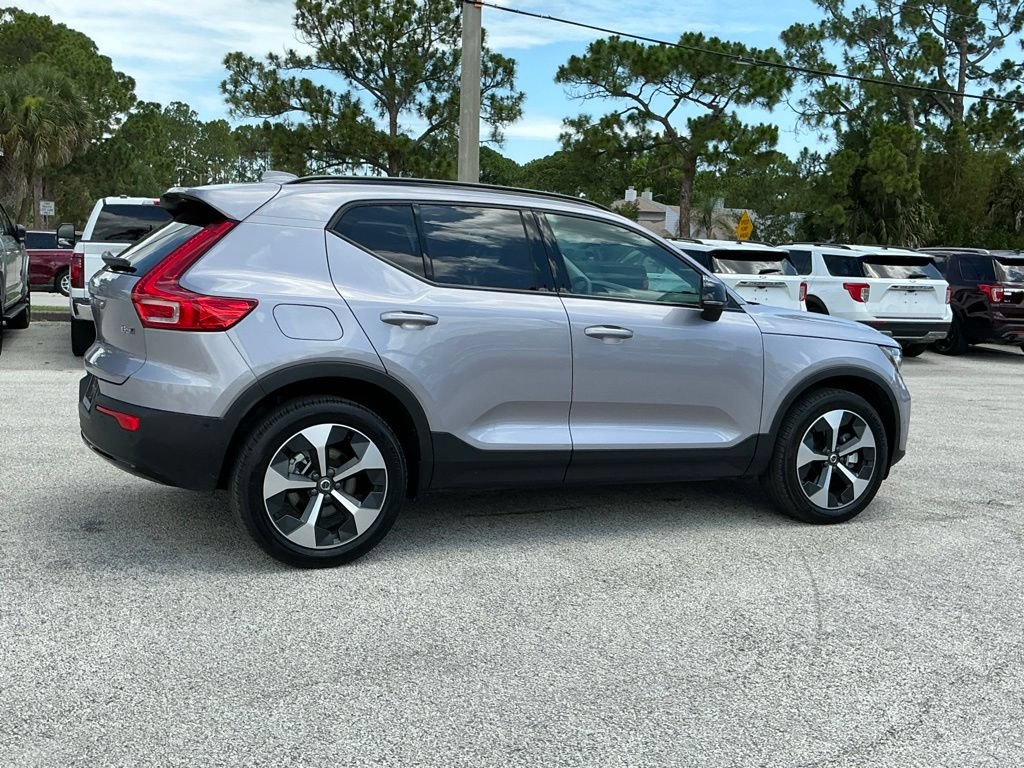 Used 2026 Volvo XC40 B5 Plus AWD/4WD image 14