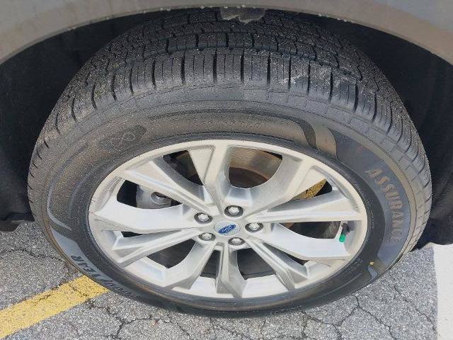 Certified 2023 Ford Explorer XLT w/ Equipment Group 202A AWD/4WD image 10