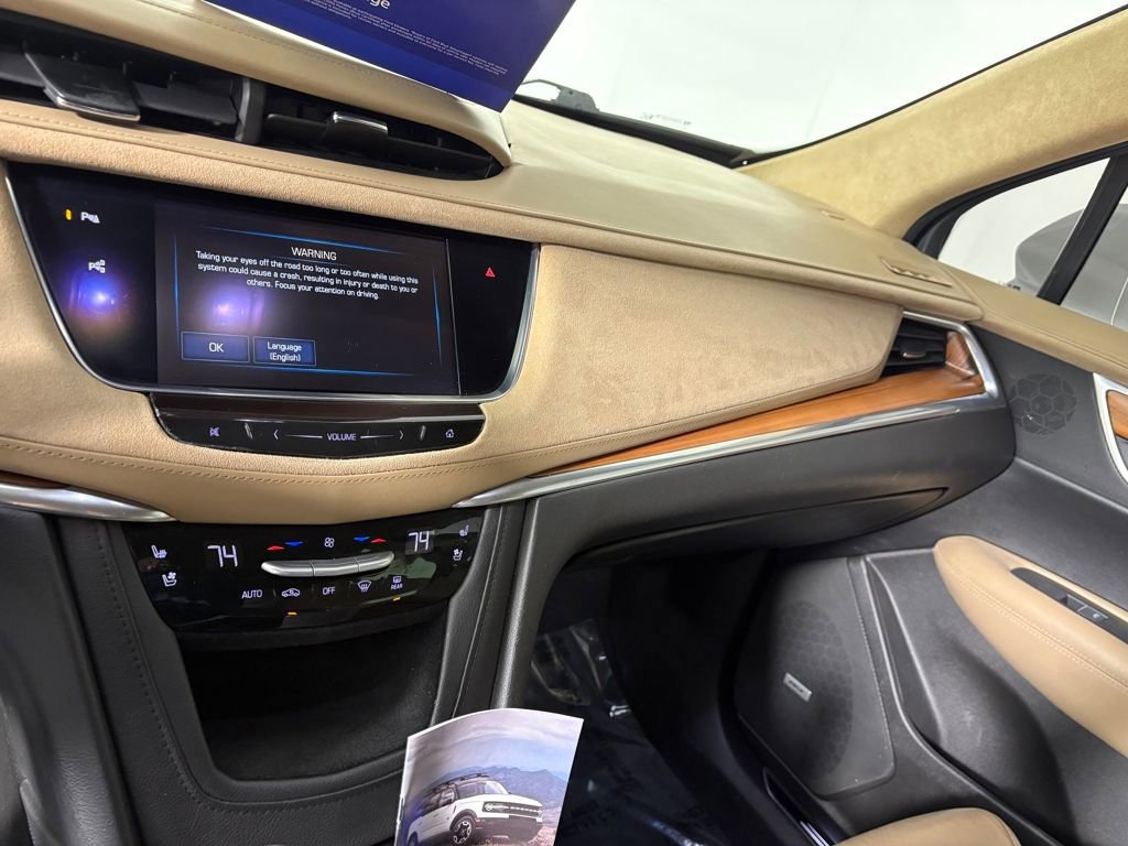 Used 2017 Cadillac XT5 Platinum w/ Driver Assist Package image 19