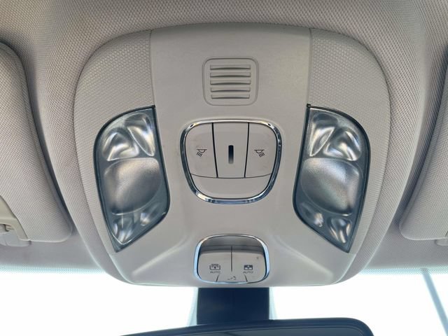 Used 2018 Jeep Compass Latitude w/ Popular Equipment Group FWD image 30