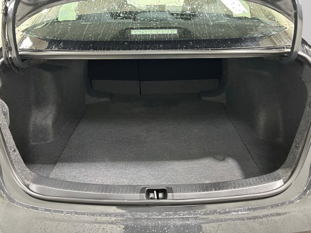 Used 2025 Toyota Corolla LE image 27