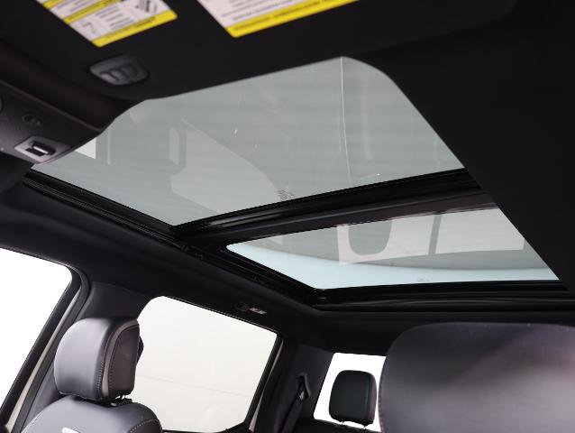 Certified 2018 Ford F150 Platinum w/ Equipment Group 701A Luxury image 18