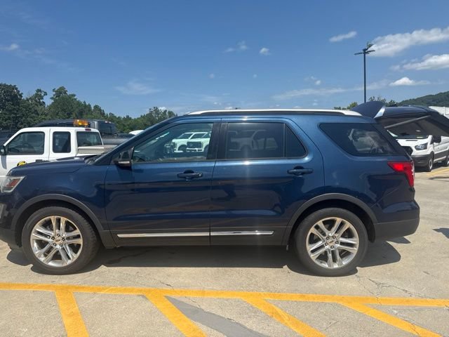 Certified 2017 Ford Explorer XLT w/ Equipment Group 202A FWD image 15