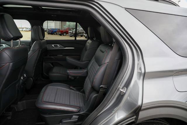 Certified 2025 Ford Explorer ST-Line w/ Premium Package image 33
