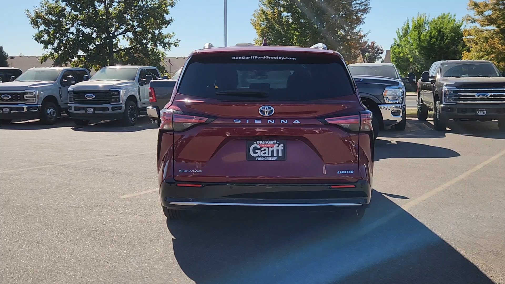 Used 2025 Toyota Sienna Limited AWD/4WD image 17