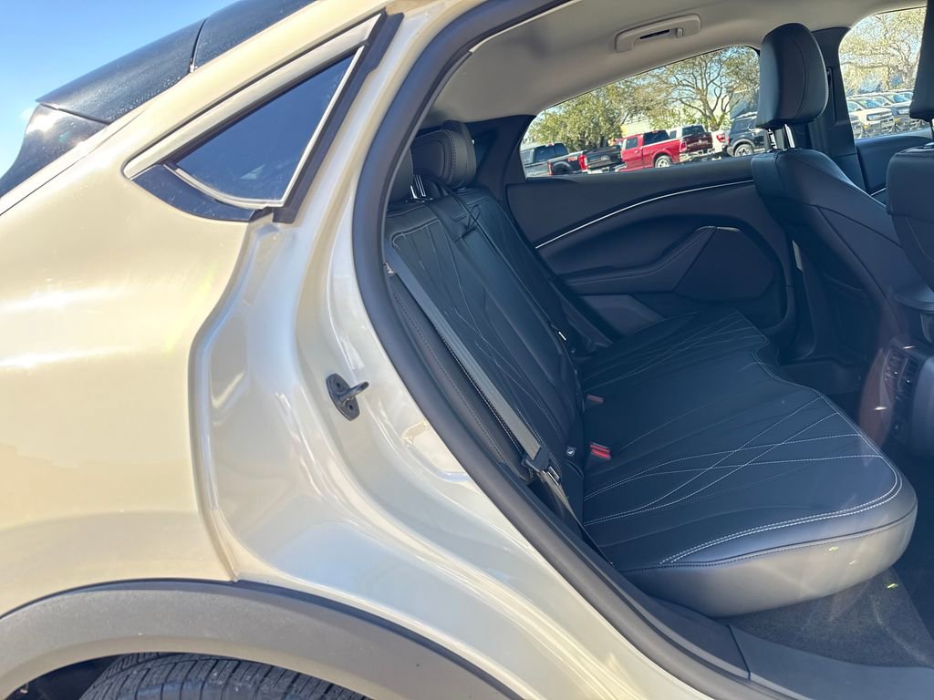 Certified 2025 Ford Mustang Mach-E Select image 28