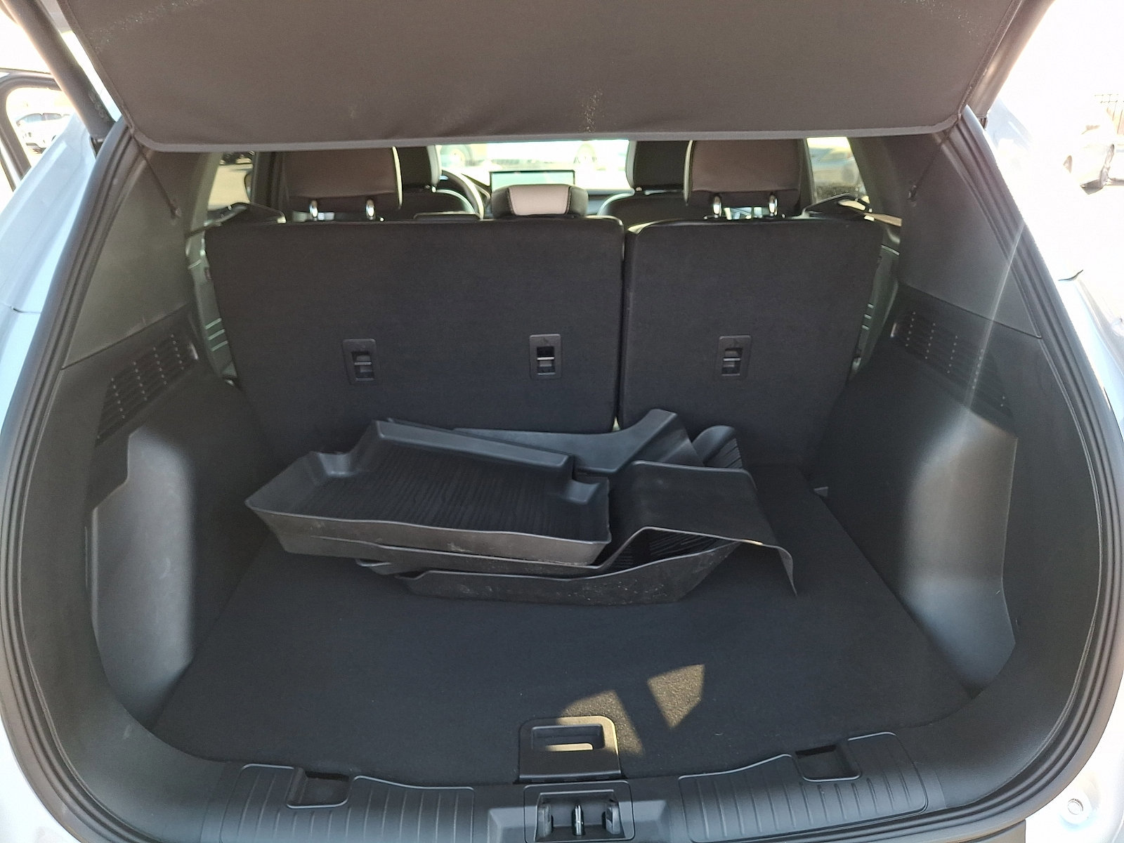 Certified 2025 Ford Escape Platinum w/ Premium Technology Package image 30