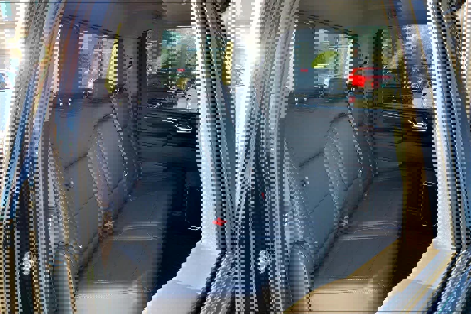 Used 2024 GMC Sierra 2500 SLT w/ SLT Premium Package image 20