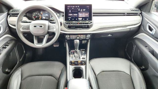 Used 2024 Jeep Compass Latitude AWD/4WD image 25