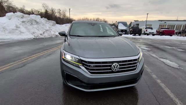 Used 2021 Volkswagen Passat 2.0T R-Line image 3