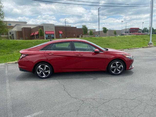 Used 2022 Hyundai Elantra Limited FWD image 8