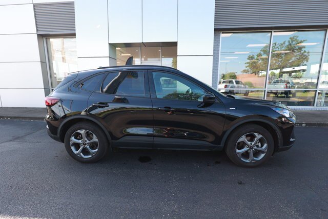 Certified 2025 Ford Escape ST-Line Select w/ Tech Pack #1 AWD/4WD image 2