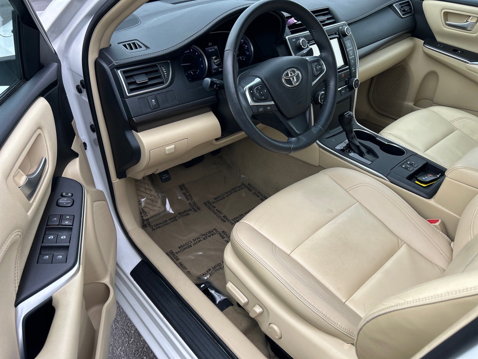 Used 2017 Toyota Camry XLE image 5