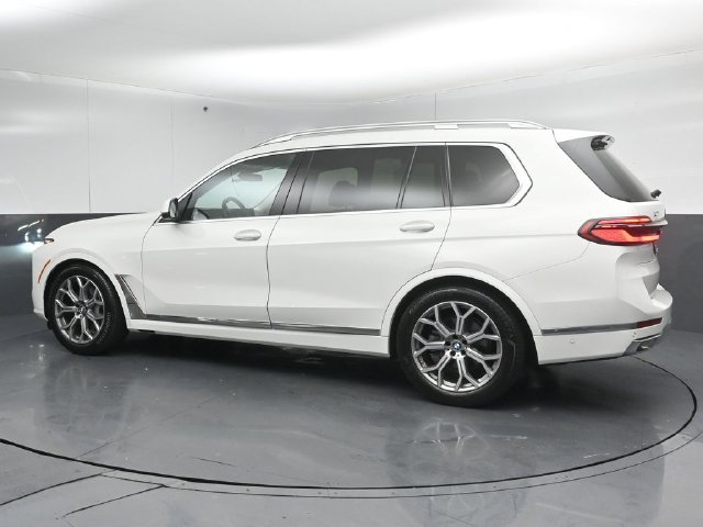 Used 2023 BMW X7 xDrive40i AWD/4WD image 5